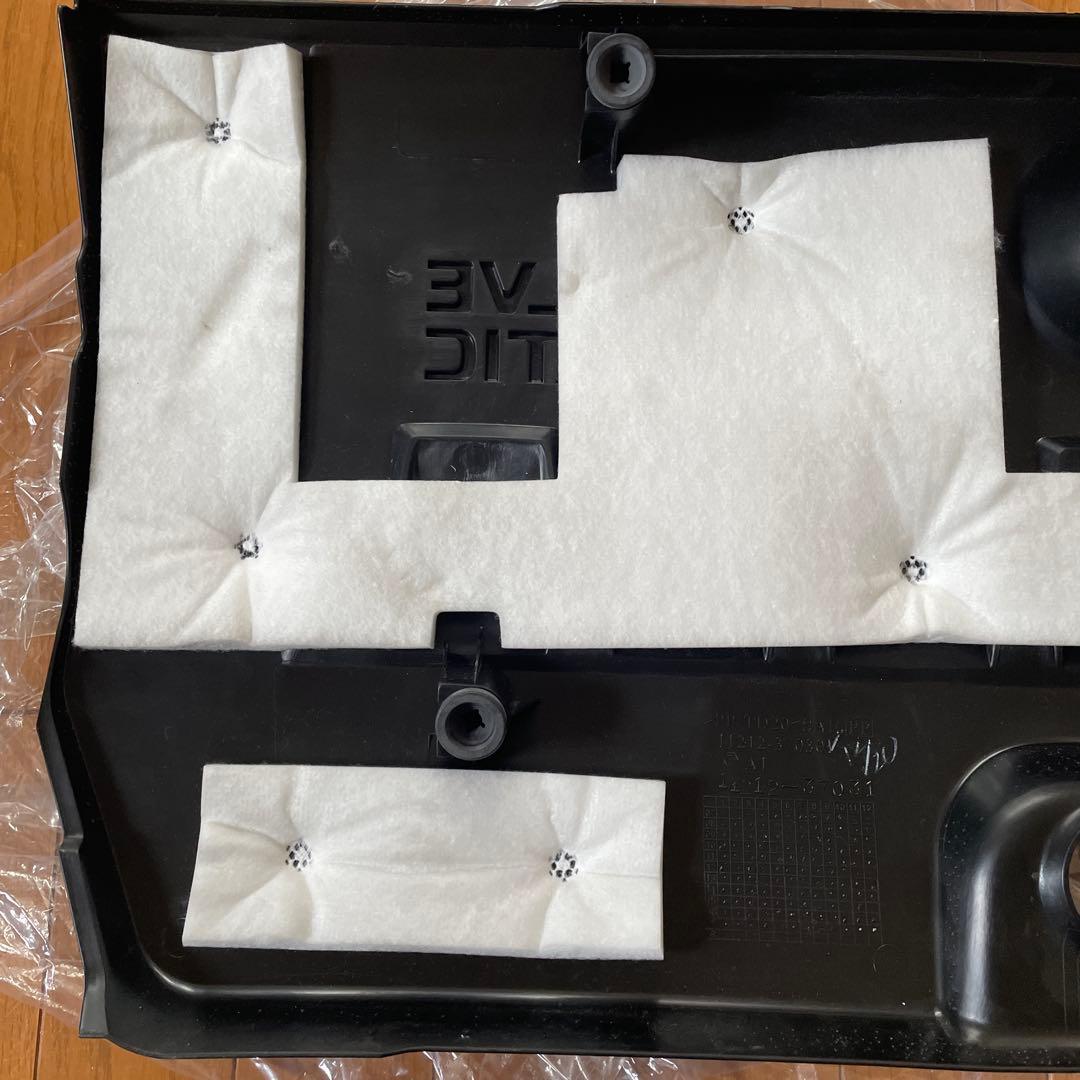 トヨタ純正 80系 ノア ヴォクシー エスクァイア エンジンカバー ヘッドカバー