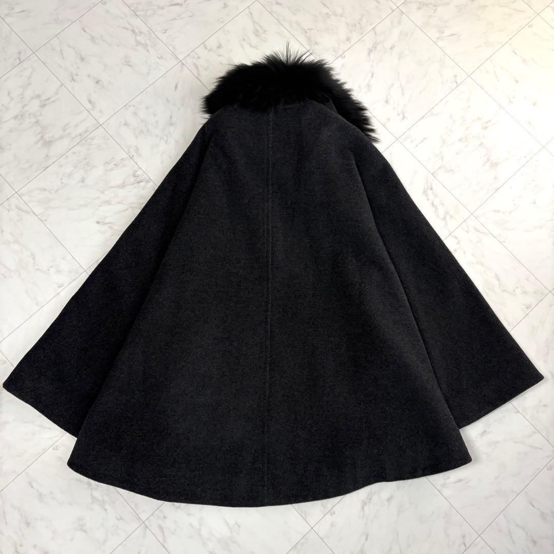 新品タグ付き【インテレッセ】ポンチョ　ケープ　ラクーンファー　アンゴラ　グレー