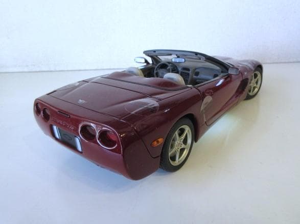 AUTOart 1/18 コルベット 50周年記念モデル