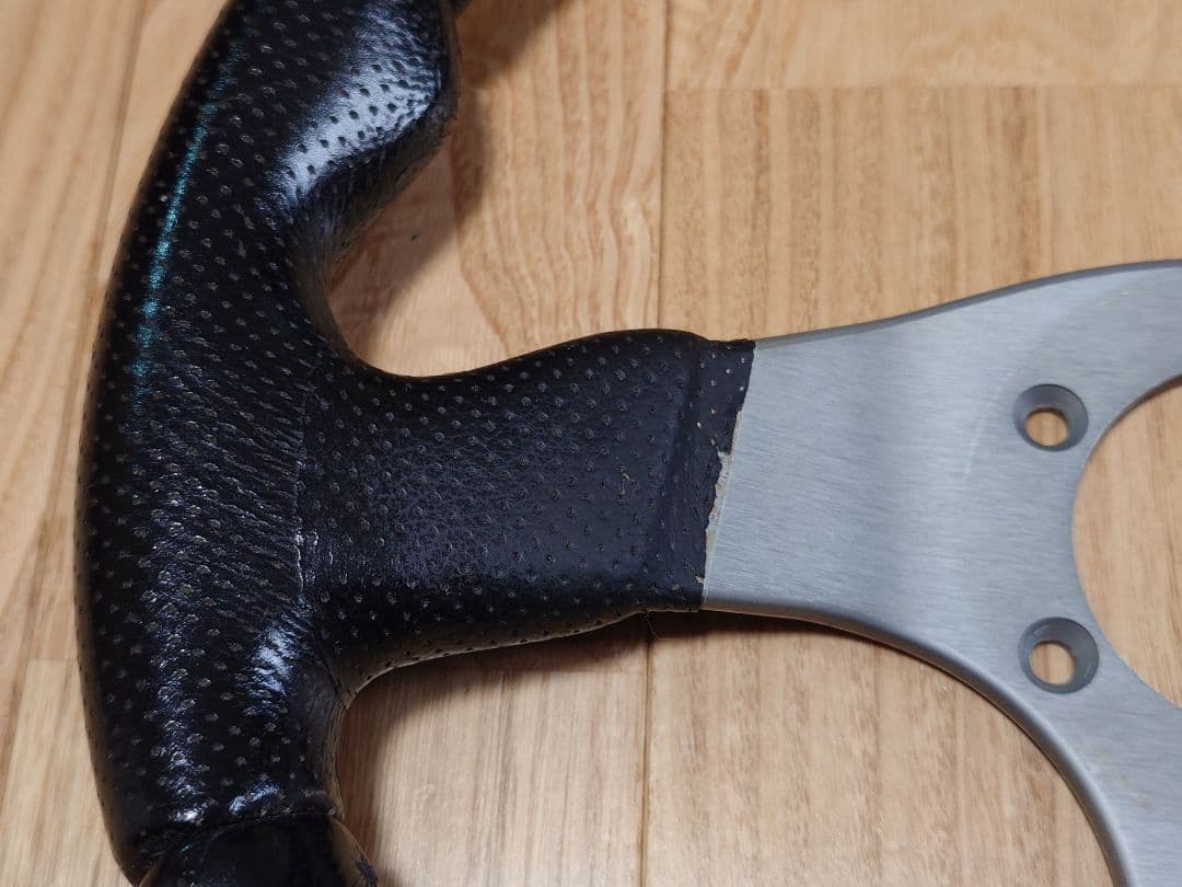 専用出品MOMO Race 32cm ステアリングとリング、ホーンボタン