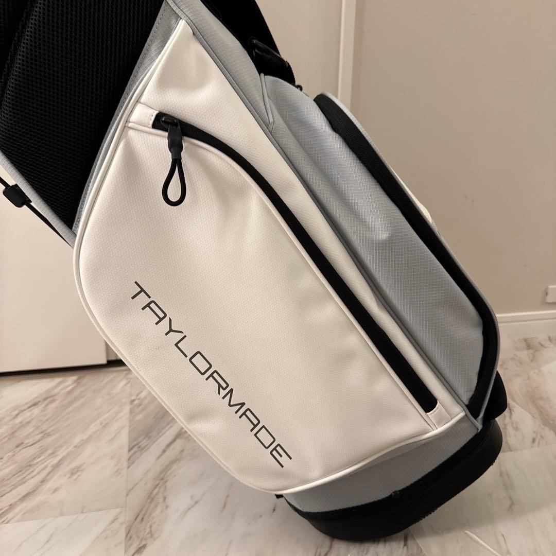 TAYLOR MADE スタンド付きキャディバッグ