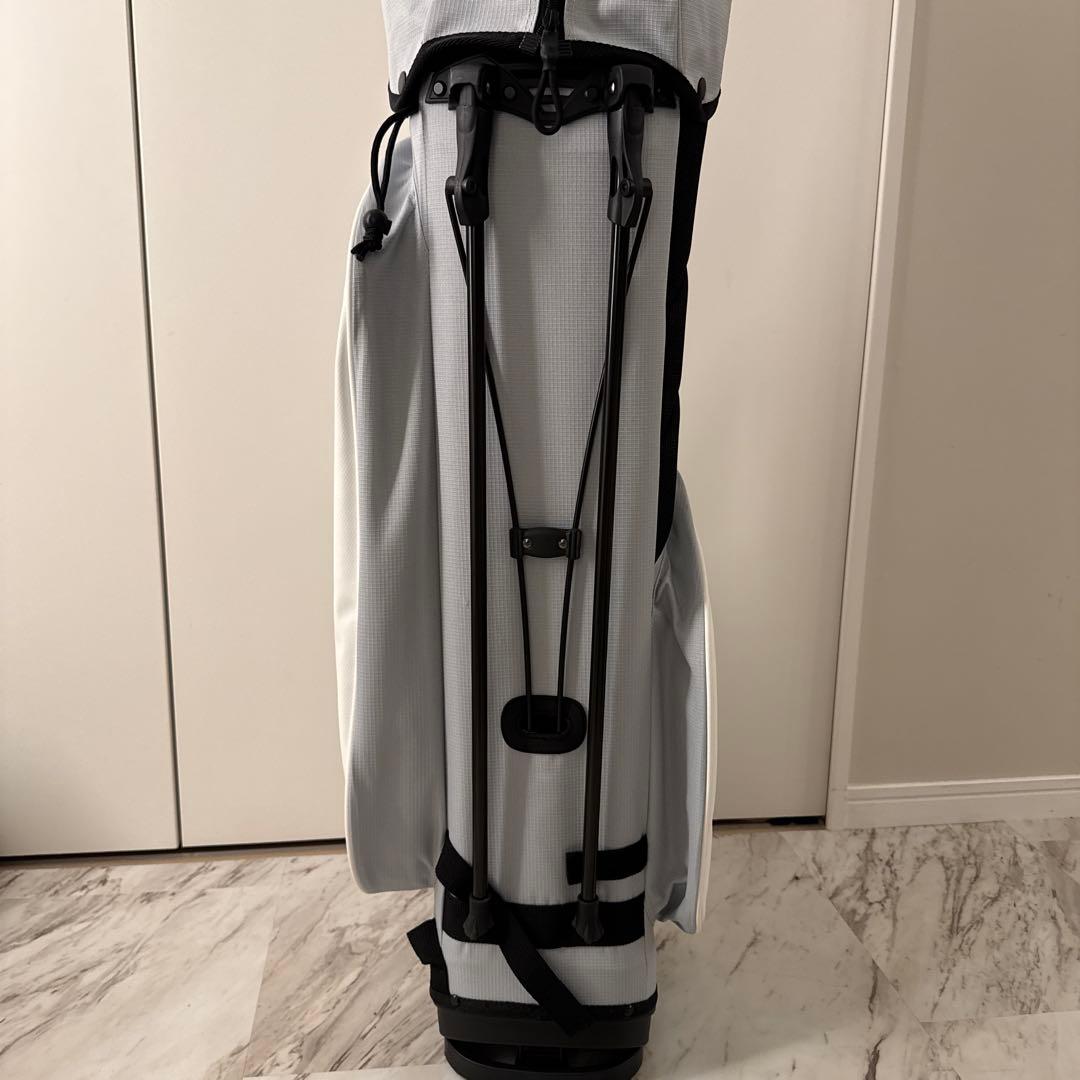 TAYLOR MADE スタンド付きキャディバッグ