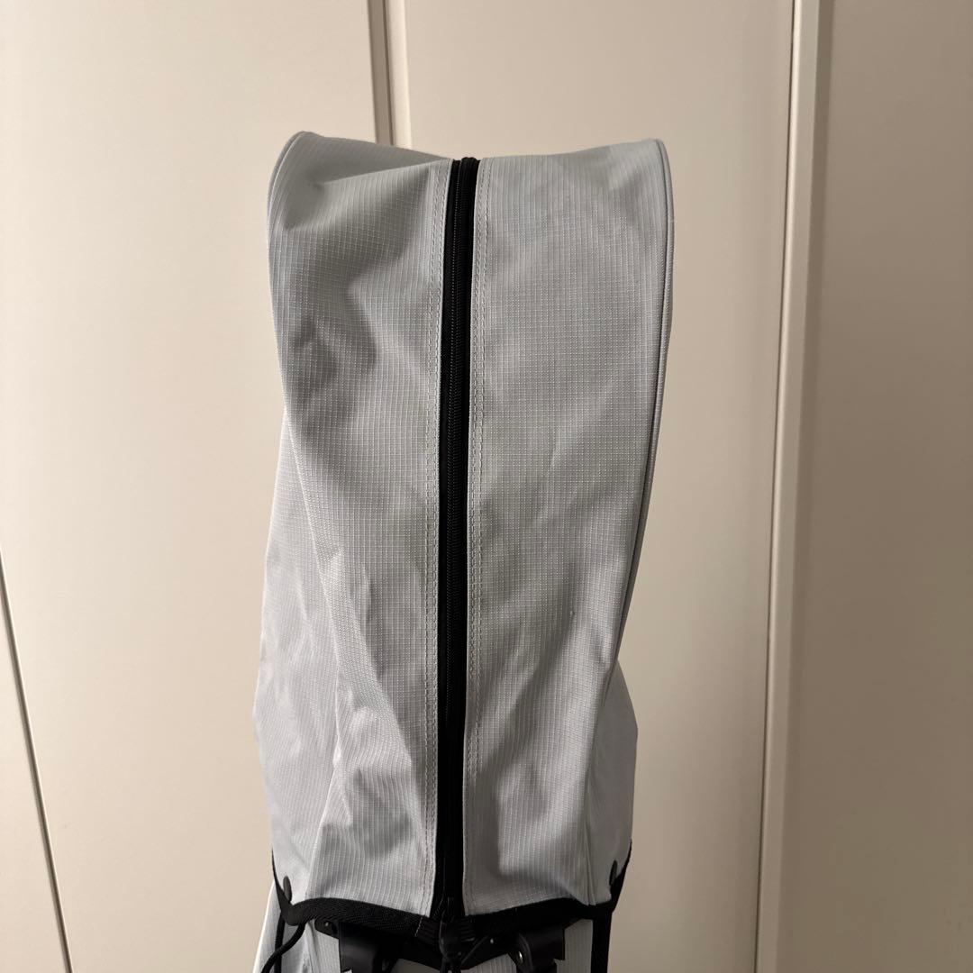 TAYLOR MADE スタンド付きキャディバッグ