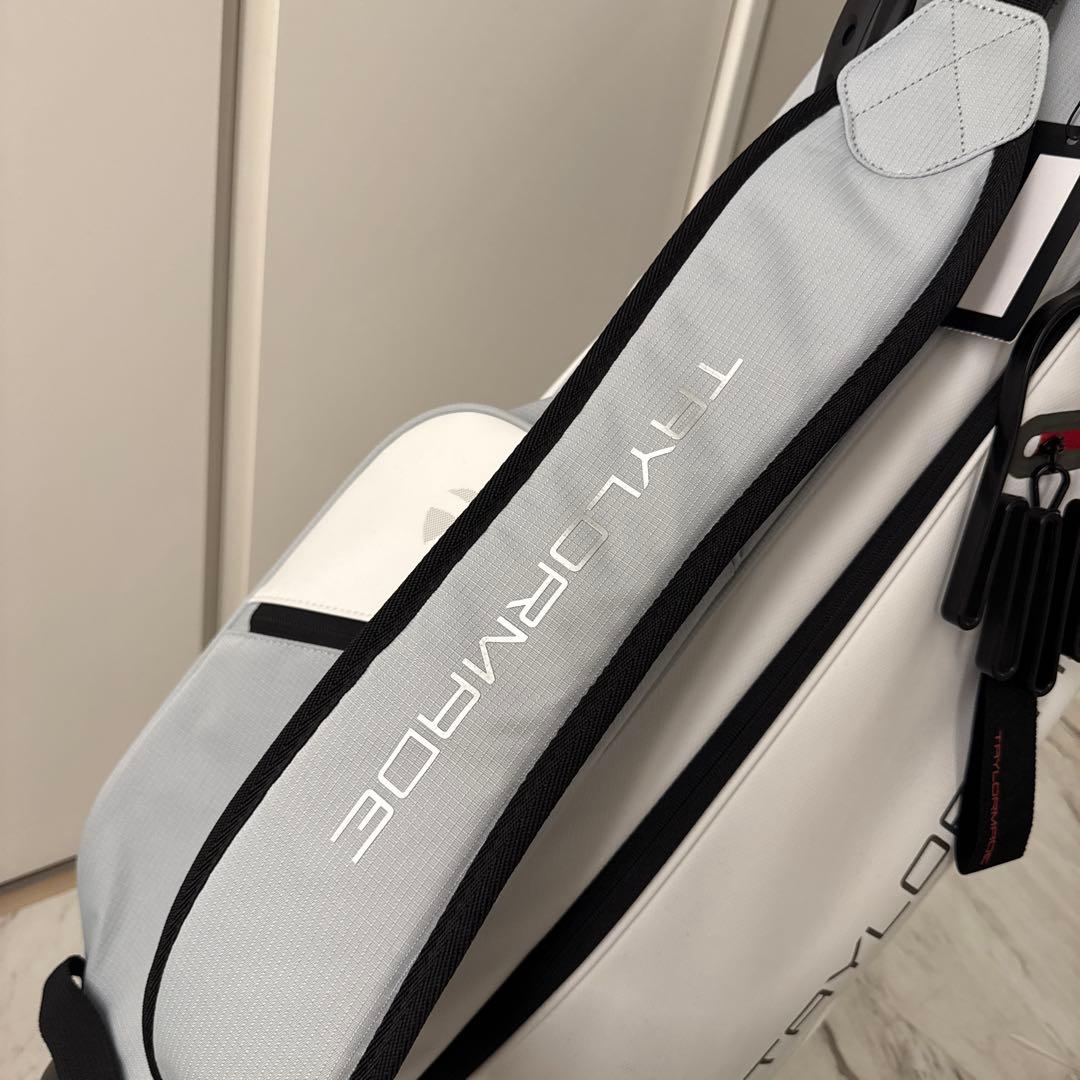 TAYLOR MADE スタンド付きキャディバッグ