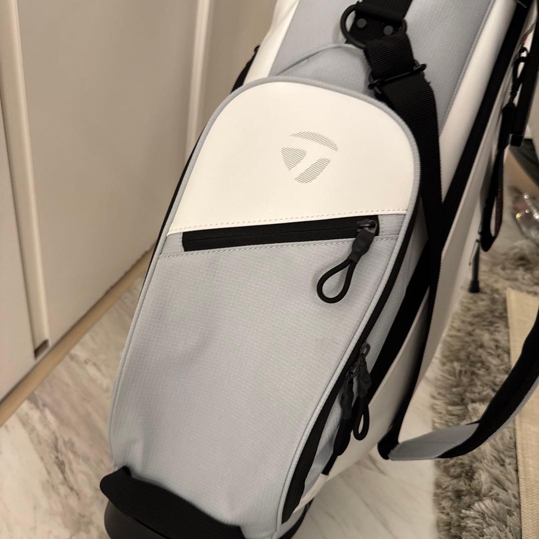 TAYLOR MADE スタンド付きキャディバッグ
