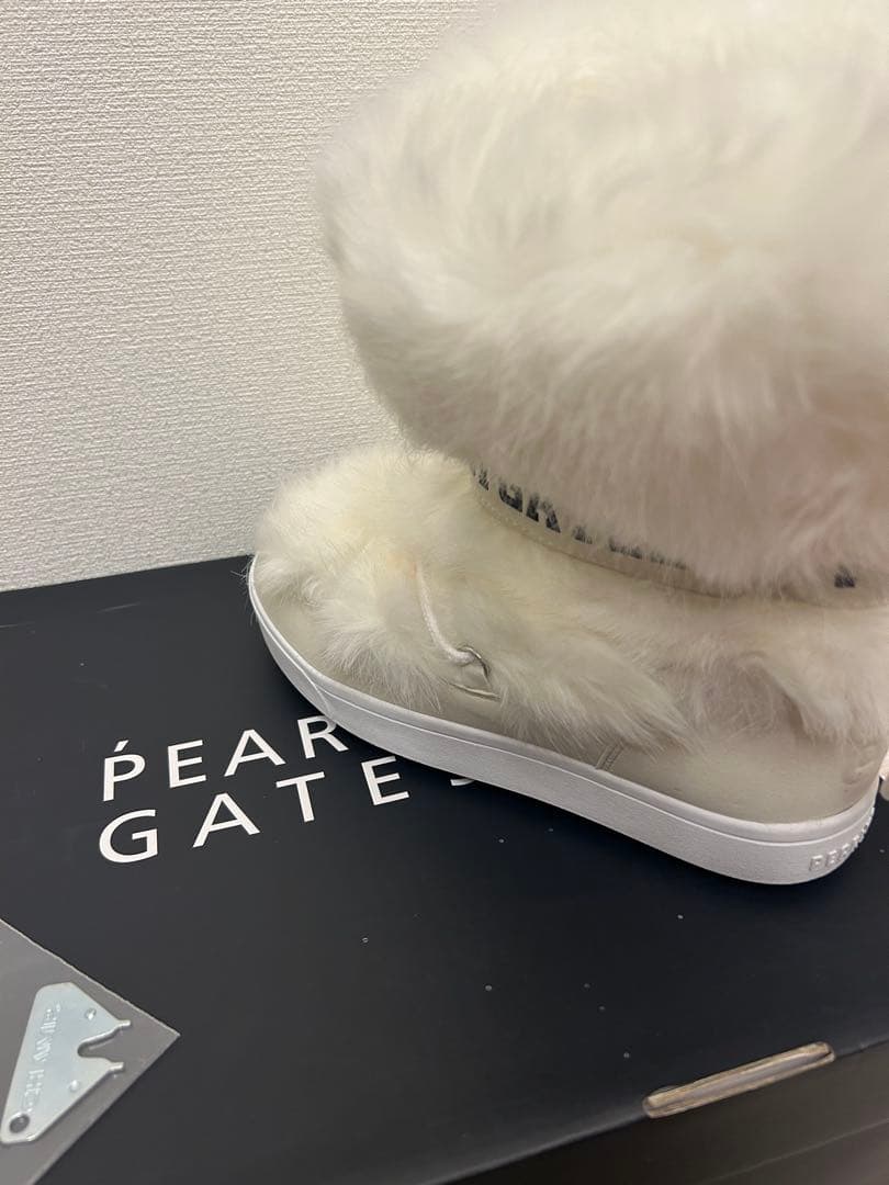 新品PEARLY GATES ファーゴルフシューズ ホワイト　24から24.5