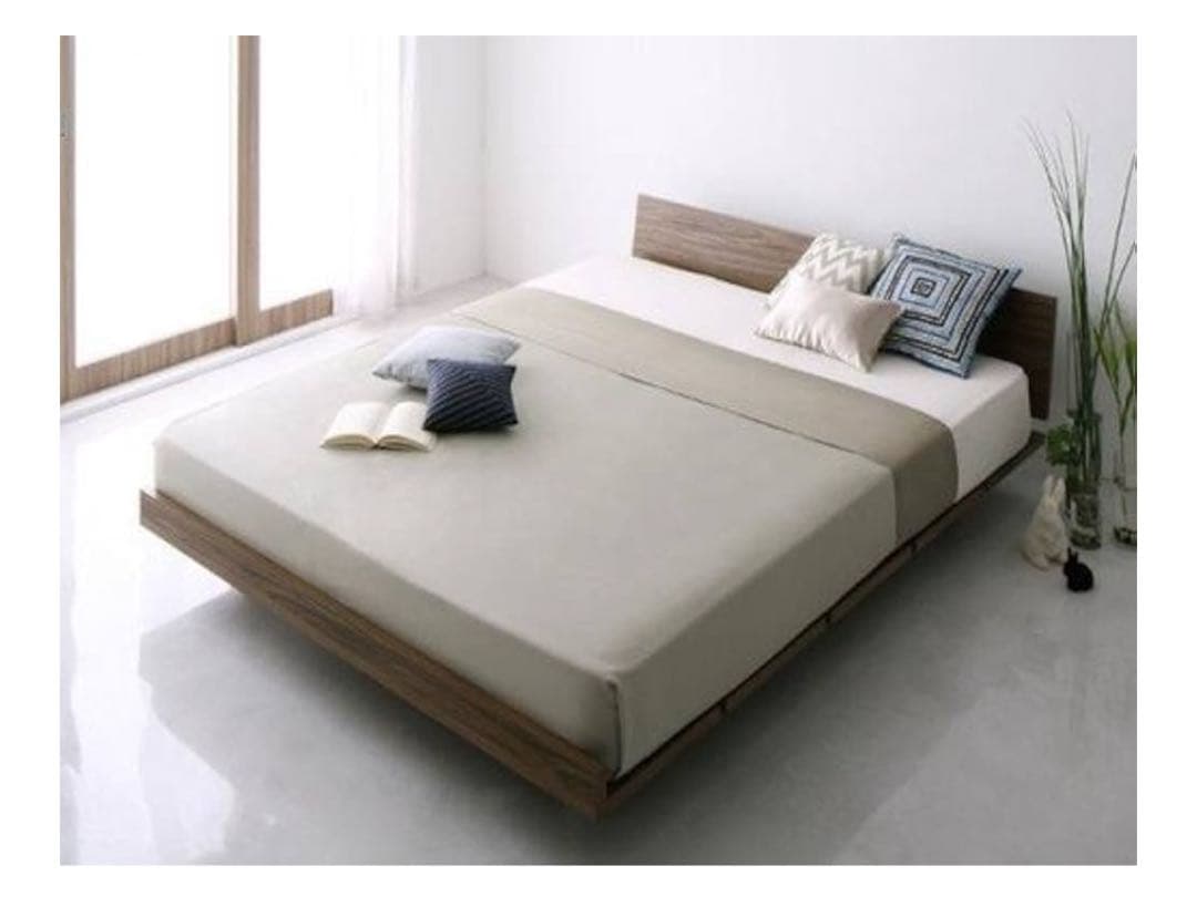 【金額交渉可】ローベッド　ベッドフレーム　クイーン/キングサイズ