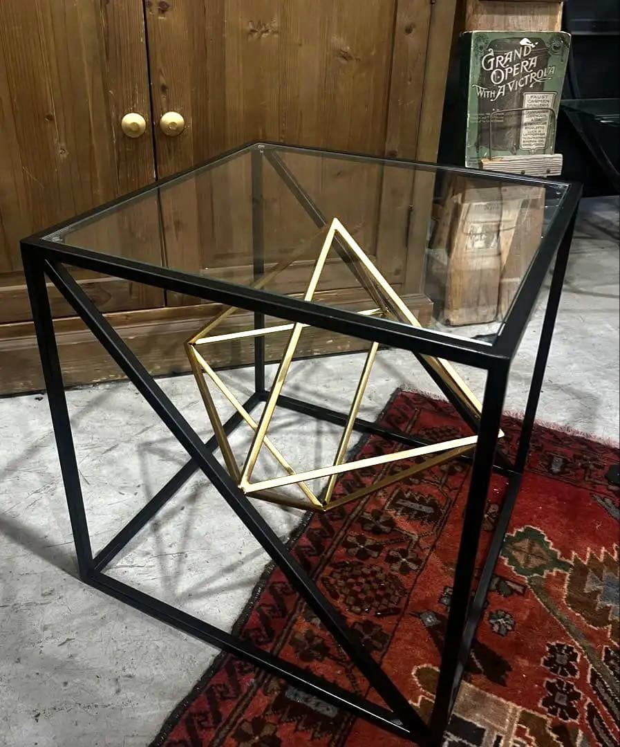 KARE / カレ　プリズマ サイドテーブル 幾何学デザイン