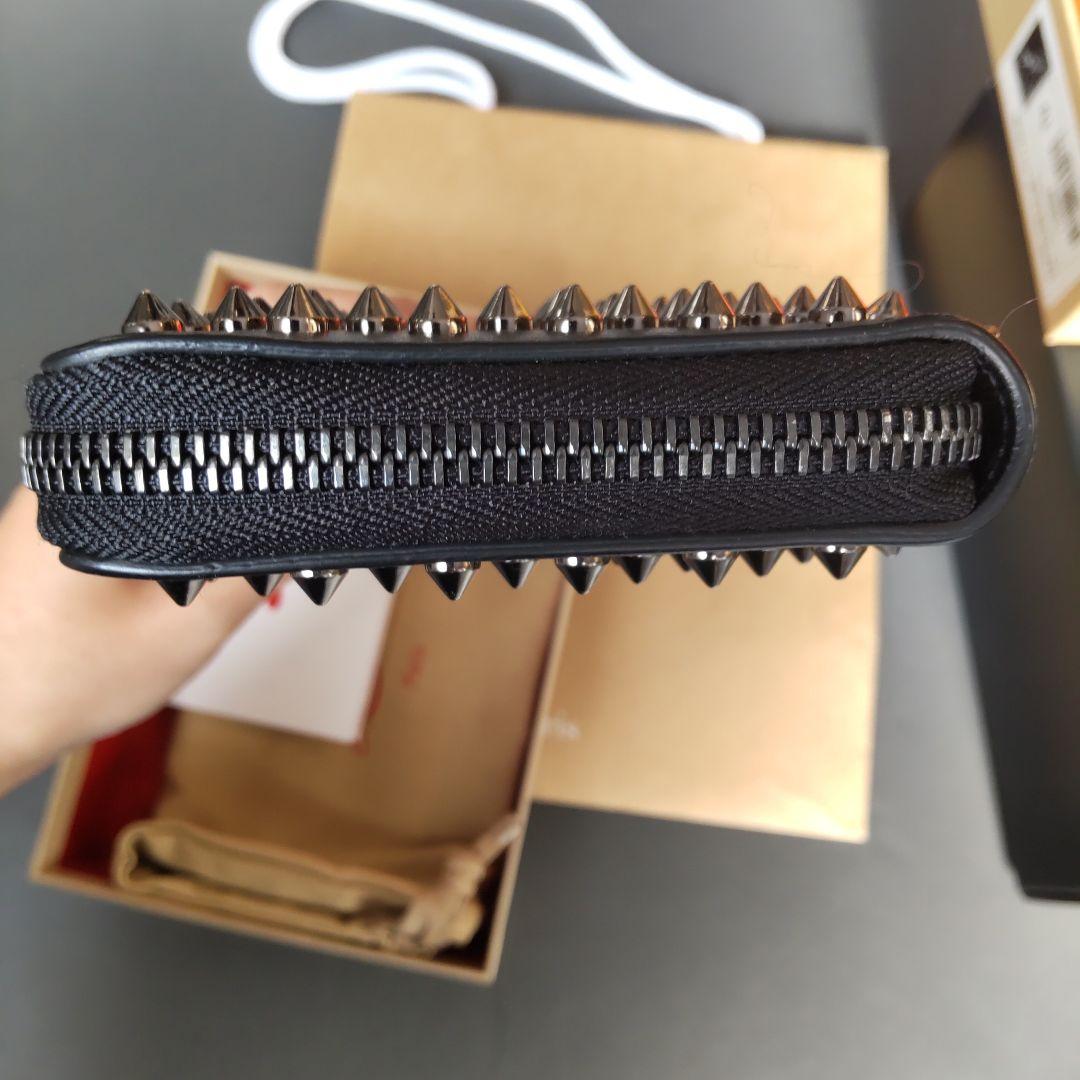 Christian Louboutin 美品スタッズ長財布