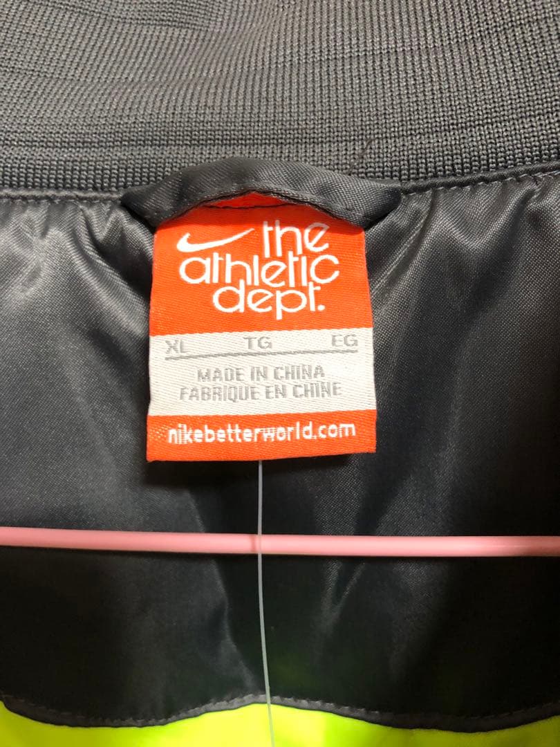 ひ*ん様 新品タグ付きNIKEナイキ サテンバーシティジャケット スタジャン　グ