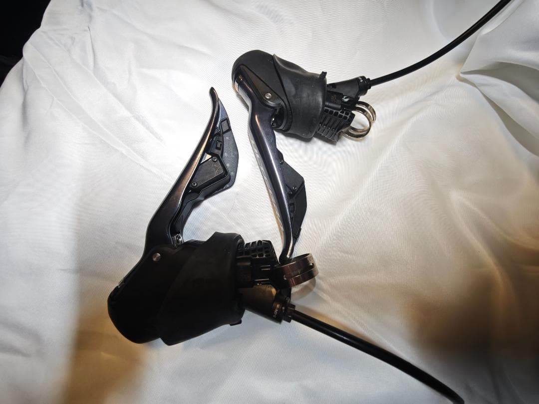 シマノ ST-R8070 左右セット Di2 油圧STIレバー (11速)