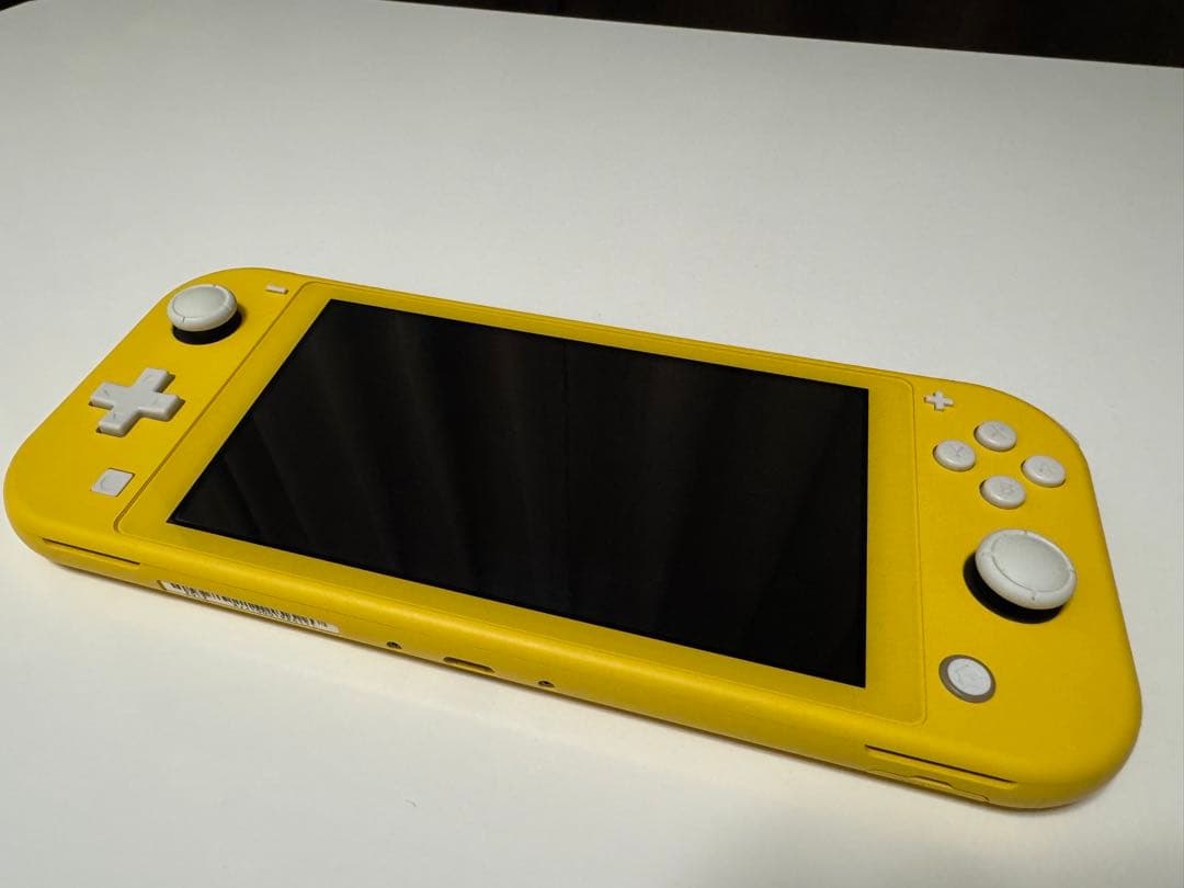 Nintendo Switch Lite イエロー 本体　箱 付属品付き