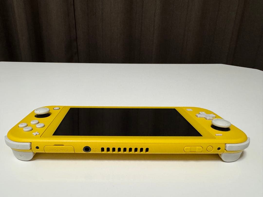 Nintendo Switch Lite イエロー 本体　箱 付属品付き