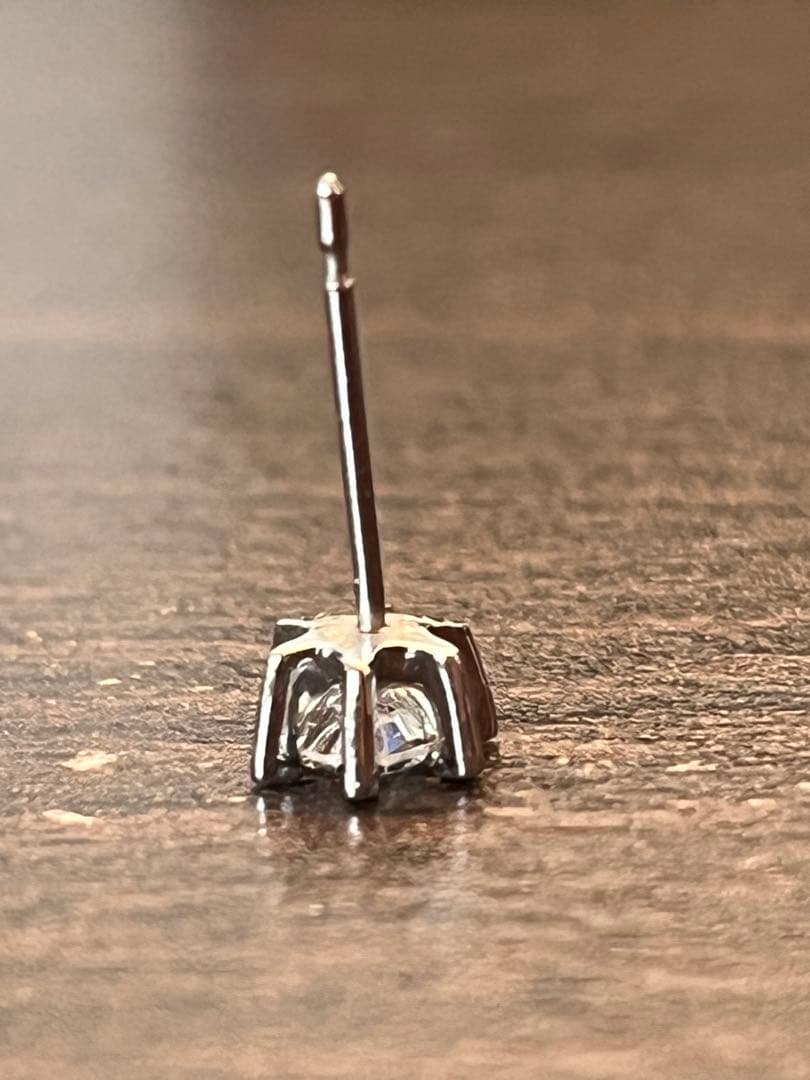 プラチナ900ダイヤモンドピアス　片耳の出品です0.21ct