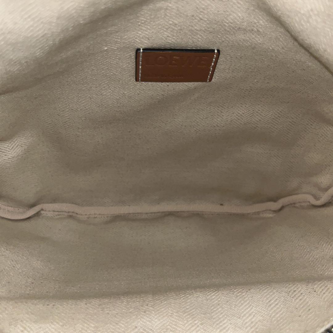 ロエベ バムバッグ　ボディバッグ　ショルダーバッグ　アナグラム　キャンバス