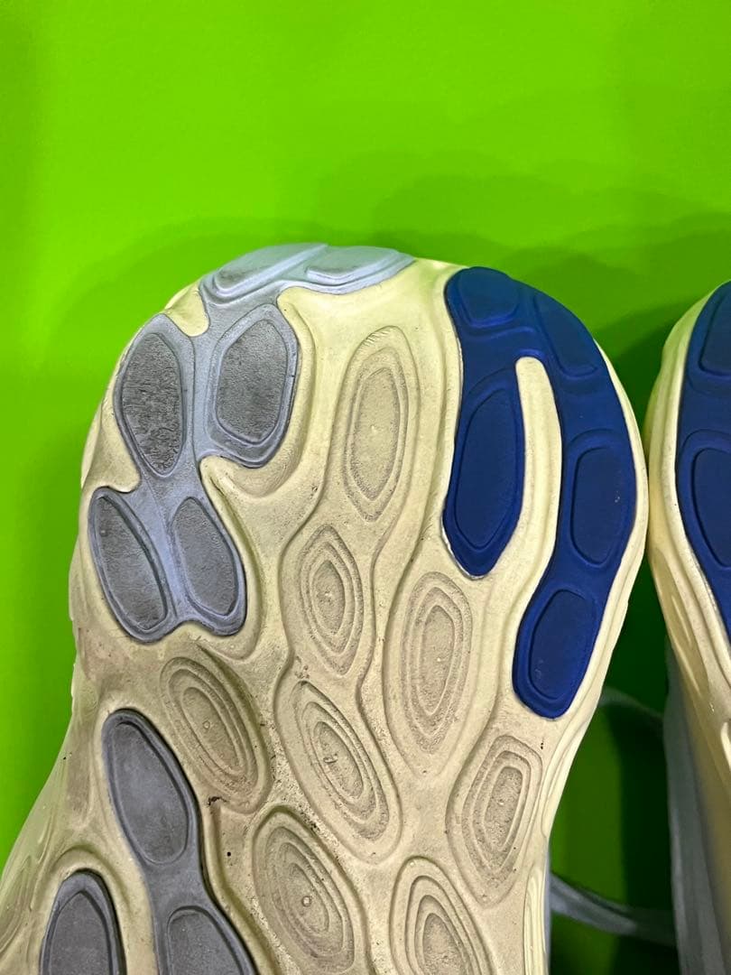 ニューバランス フレッシュフォーム 1080 ホカオネオネ アシックス ナイキ