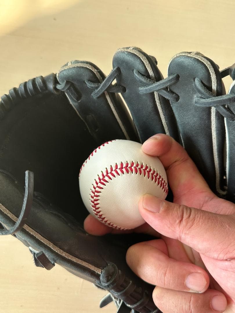 アンダーアーマー　軟式投手用右グローブ（大人用）