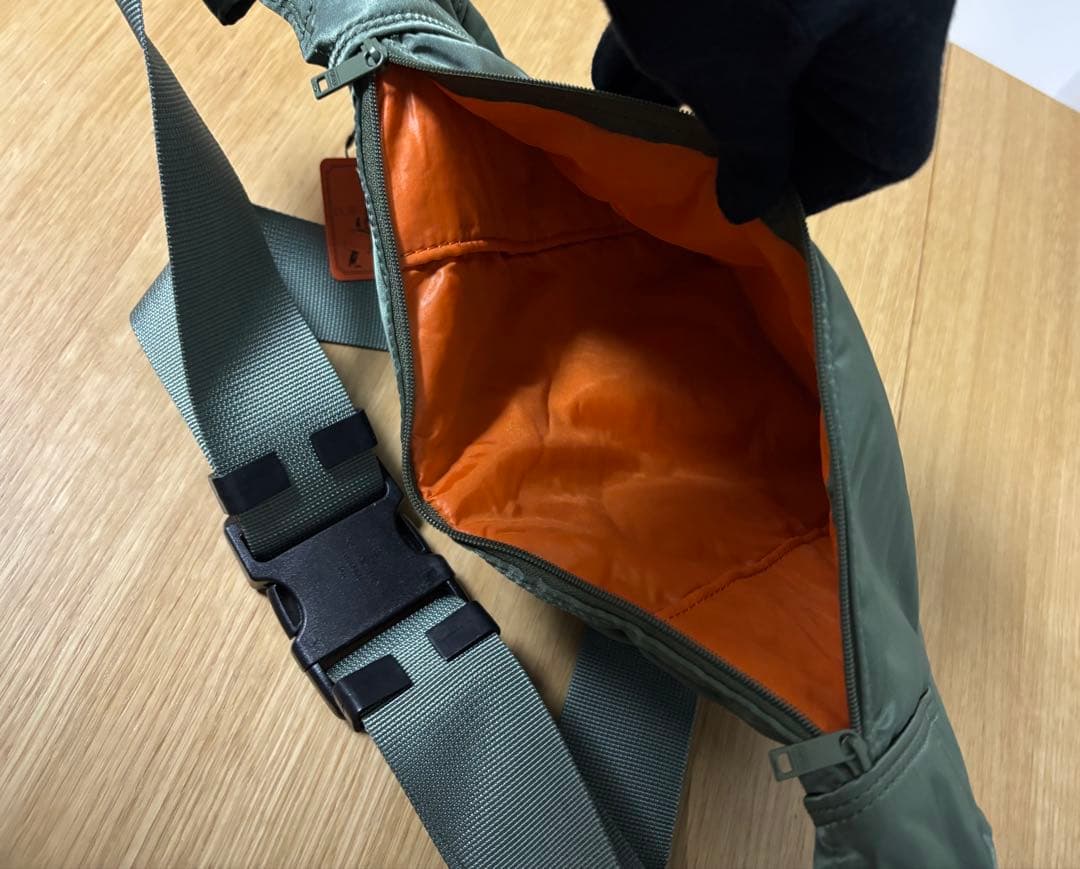 【新品/入手困難】PORTER タンカー　ボディバック　ウェストポーチ　グリーン