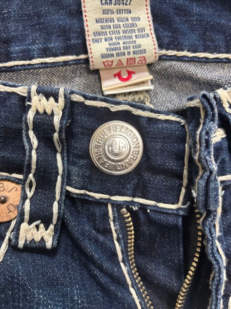 True Religion ダメージ加工ストレートジーンズ