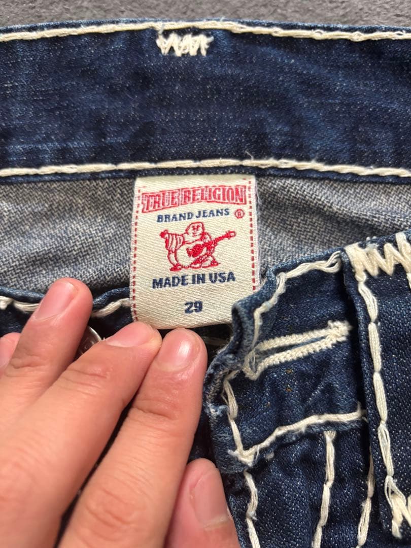 True Religion ダメージ加工ストレートジーンズ