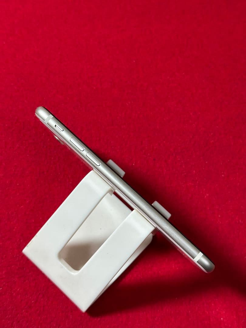 【0196】iPhone SE3第3世代スターライト 128GB simフリー