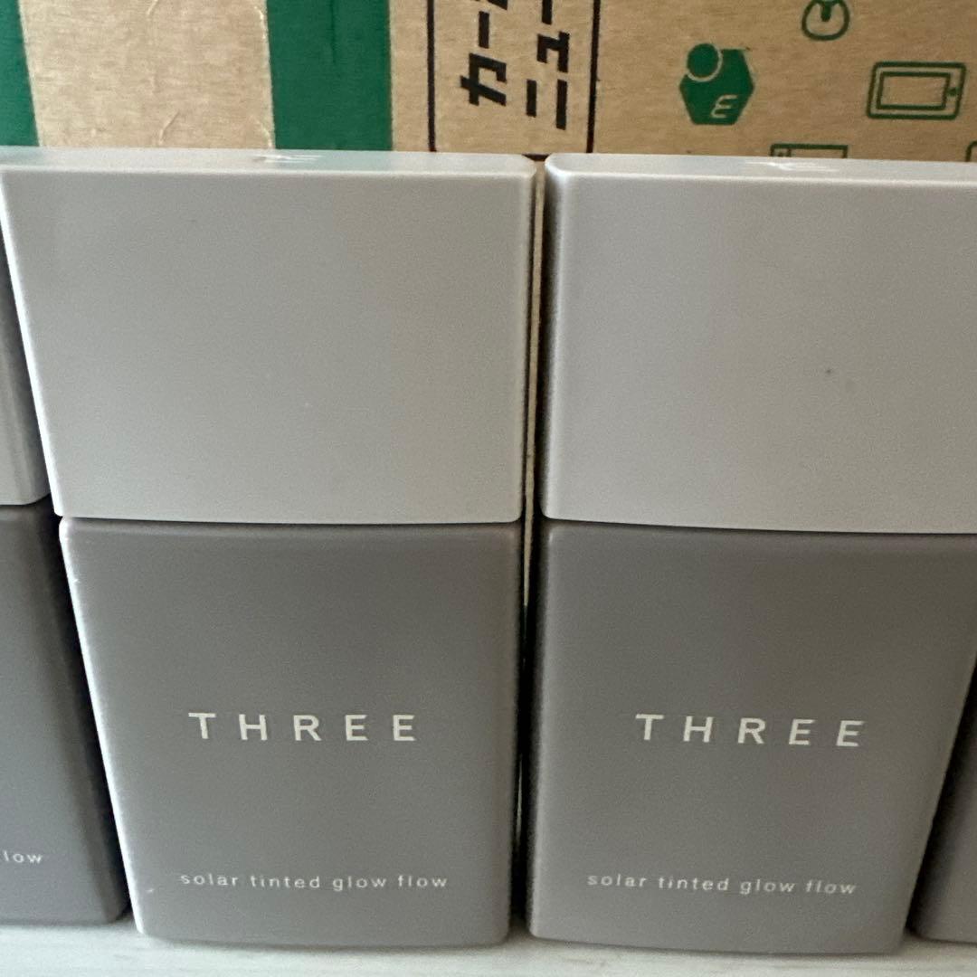 THREE ソーラーティンティドグローフロー5本セット