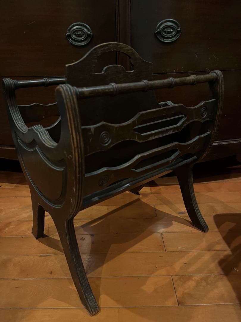 アンティーク木製　1942Butler ダークブラウンマガジンラック