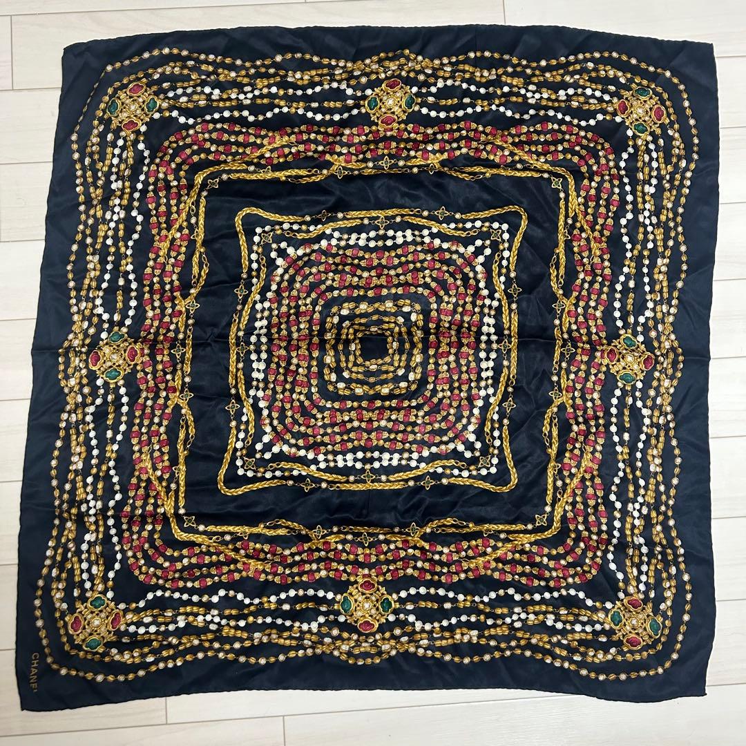 CHANEL シャネル　ヴィンテージ　スカーフ　ストール　宝石柄　チェーン