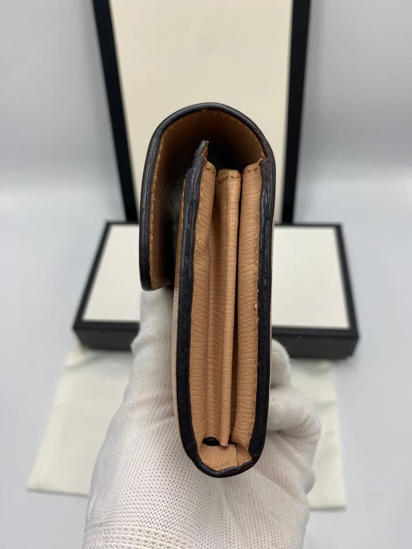 美品✨GUCCI インターロッキング　シボレザー　長財布　ベージュ　レディース