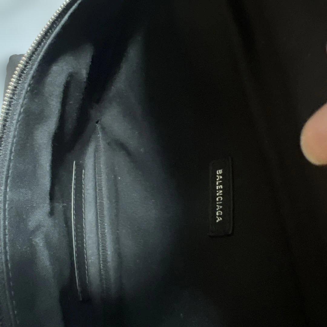 再値下げ！BALENCIAGA エブリデイ　ボディバッグ