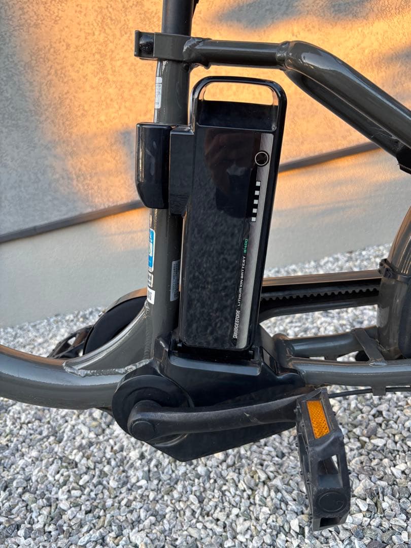 BRIDGESTONE 電動アシスト付き自転車　ビッケモブ