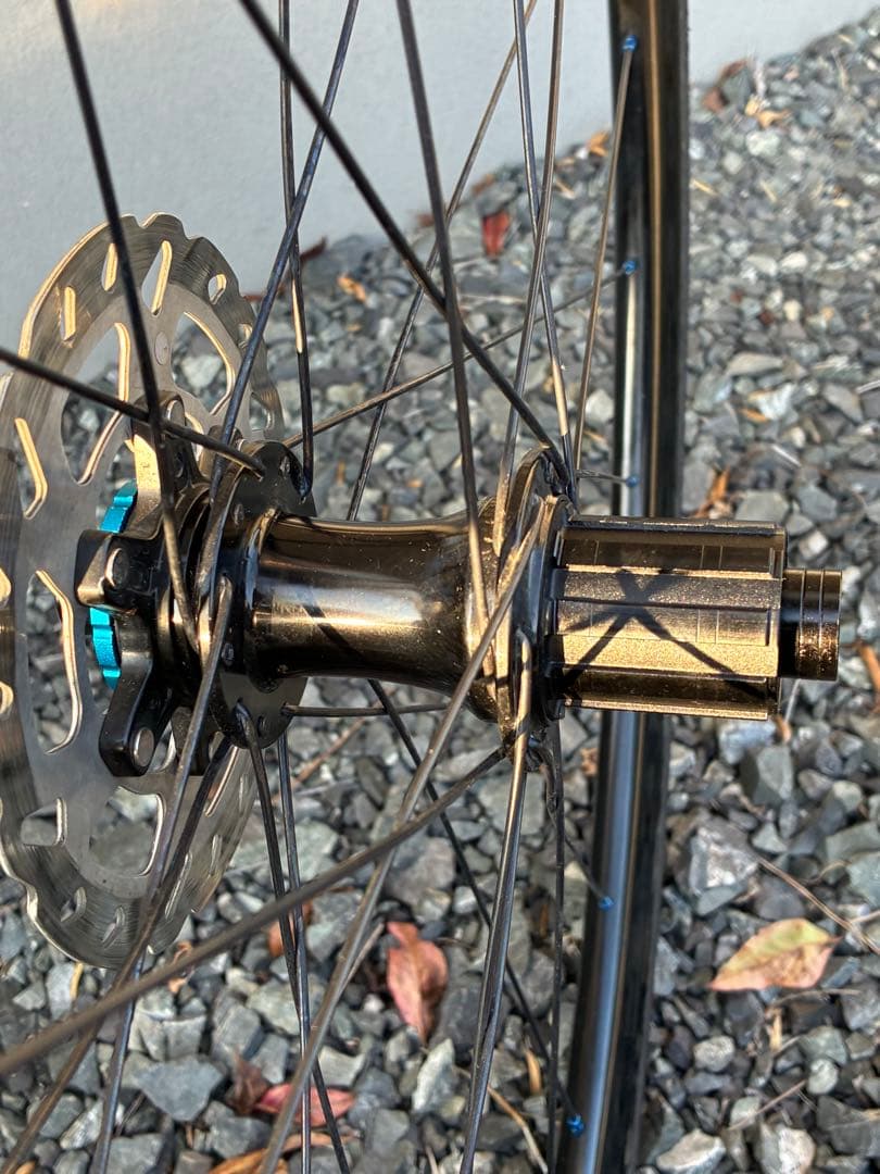 DISCホイール 700c TNI AL22W チューブレスレディ　ディスク