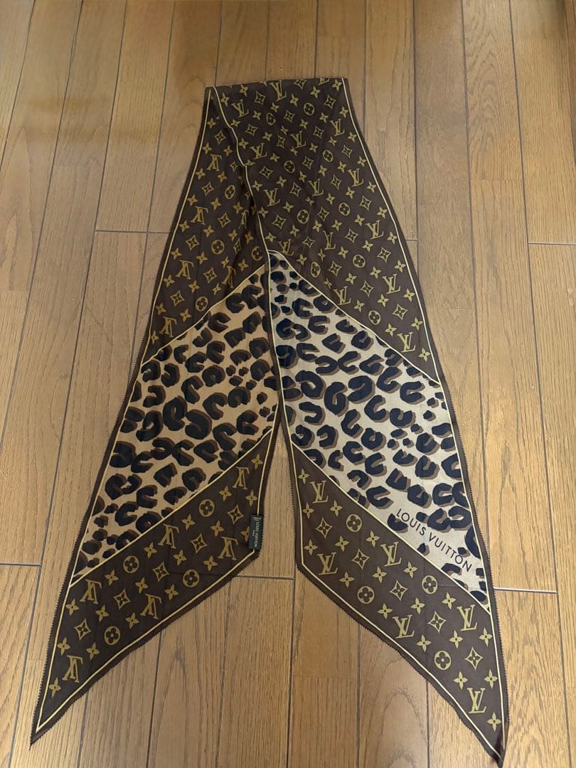 LOUIS VUITTONルイヴィトン スカーフ レオパード モノグラム