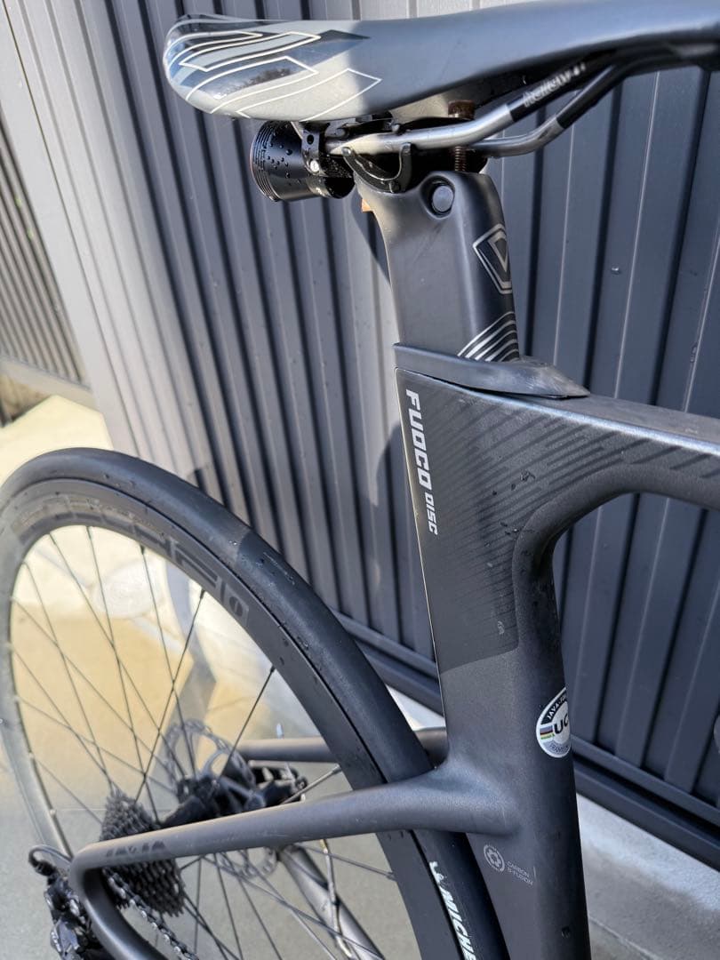 Java UCI認証 カーボンロードバイク シマノ105 MICHELINタイヤ