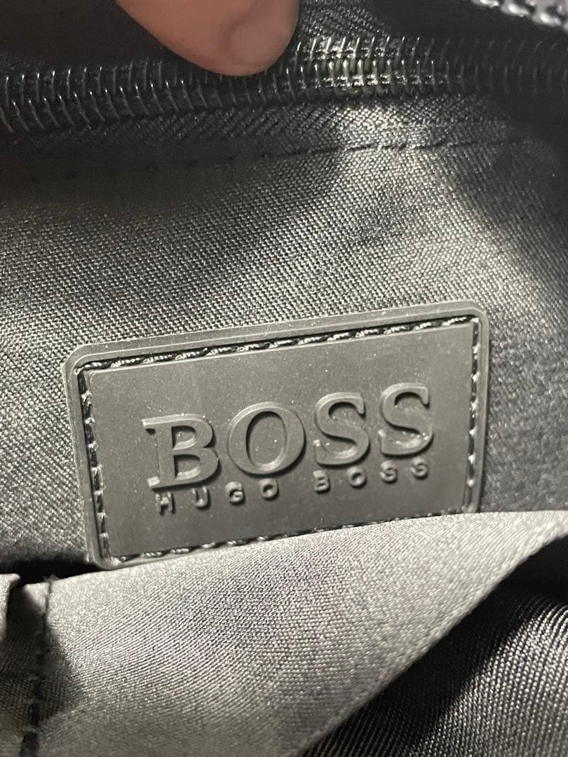 未使用品　HUGO BOSS ヒューゴボス ショルダーバッグ メンズ ブラック