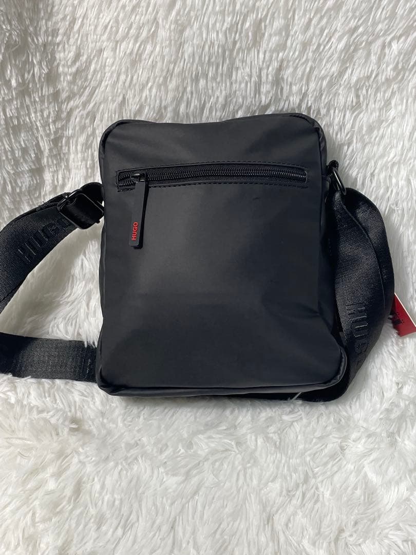 未使用品　HUGO BOSS ヒューゴボス ショルダーバッグ メンズ ブラック
