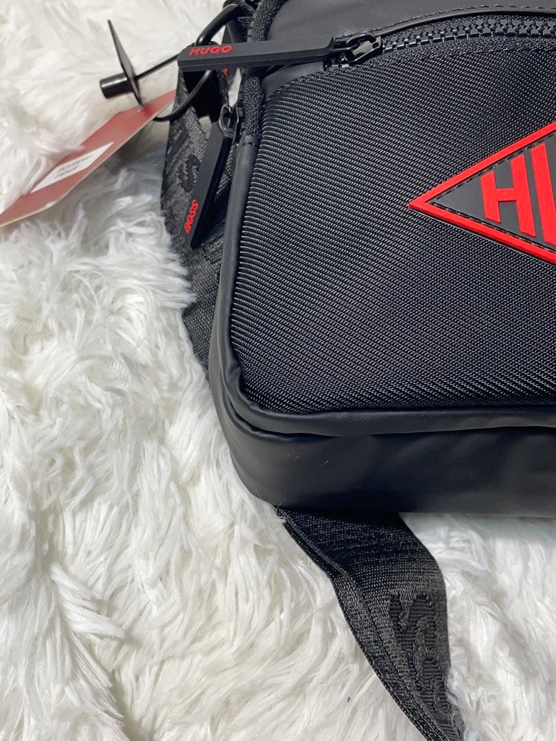 未使用品　HUGO BOSS ヒューゴボス ショルダーバッグ メンズ ブラック