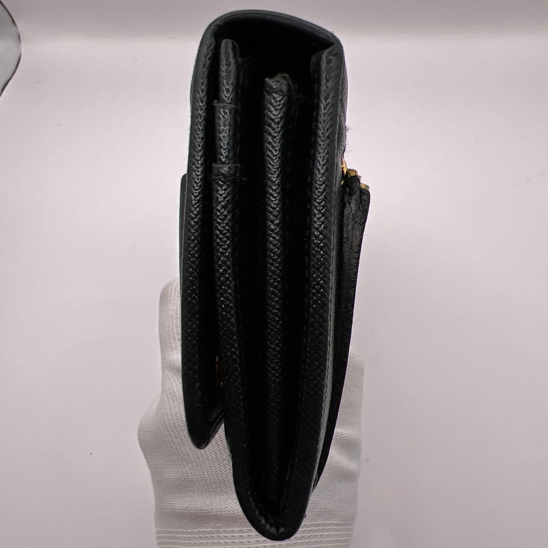 パン子プラダ　リボン　ブラック　長財布　ゴールドロゴ　スナップボタン