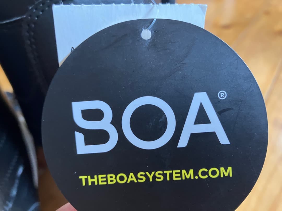 AC8356/アディダス/ブラック/黒/シルバーレーベル 新品です。