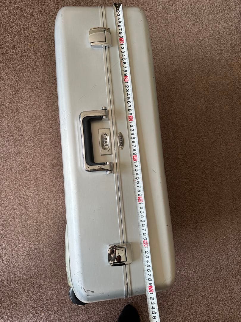 ゼロハリバートンシルバー キャリーケース 2輪 ハンドル付き