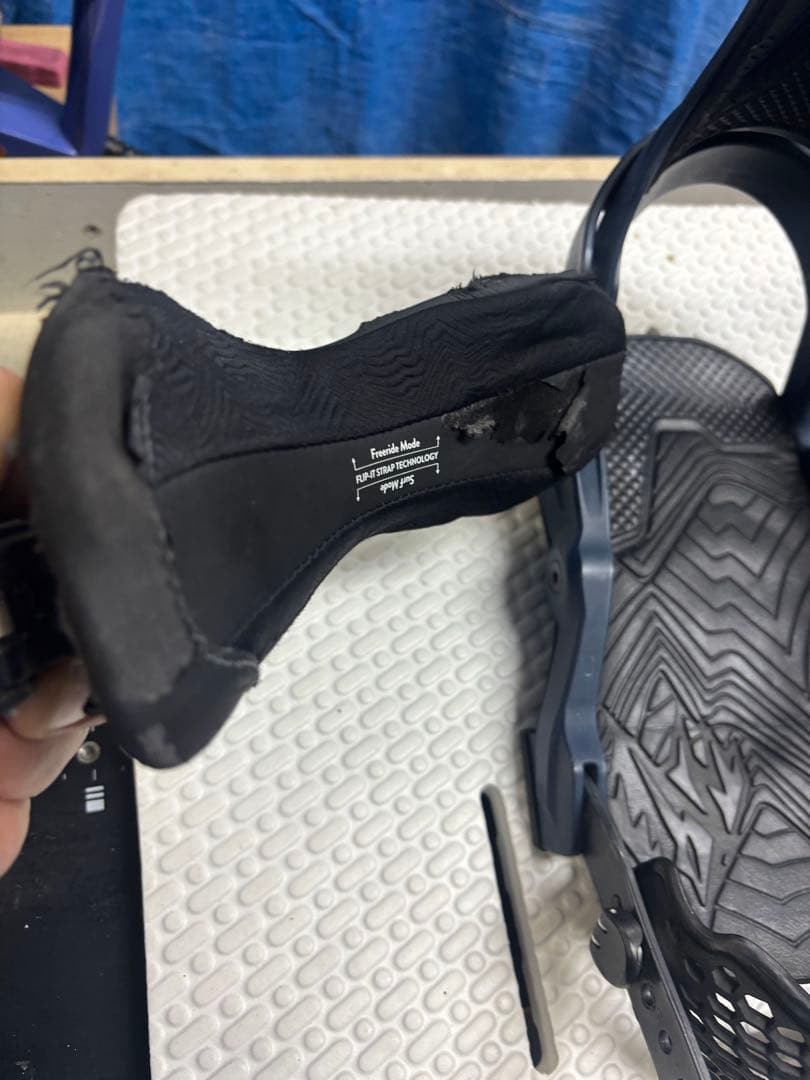 JONES MERCURY ジョーンズ　バインディング ネイビー