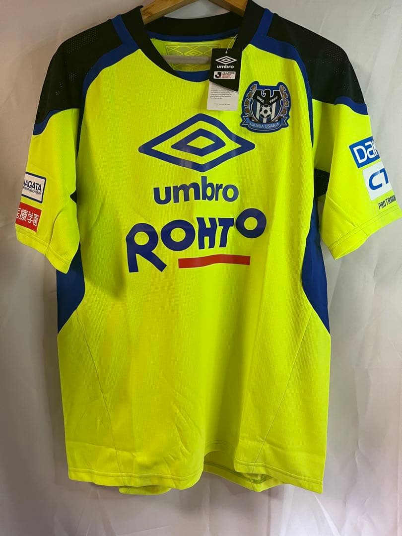 【新品未使用】UMBRO アンブロ ガンバ大阪　トレーニングウェア　半袖　シャツ