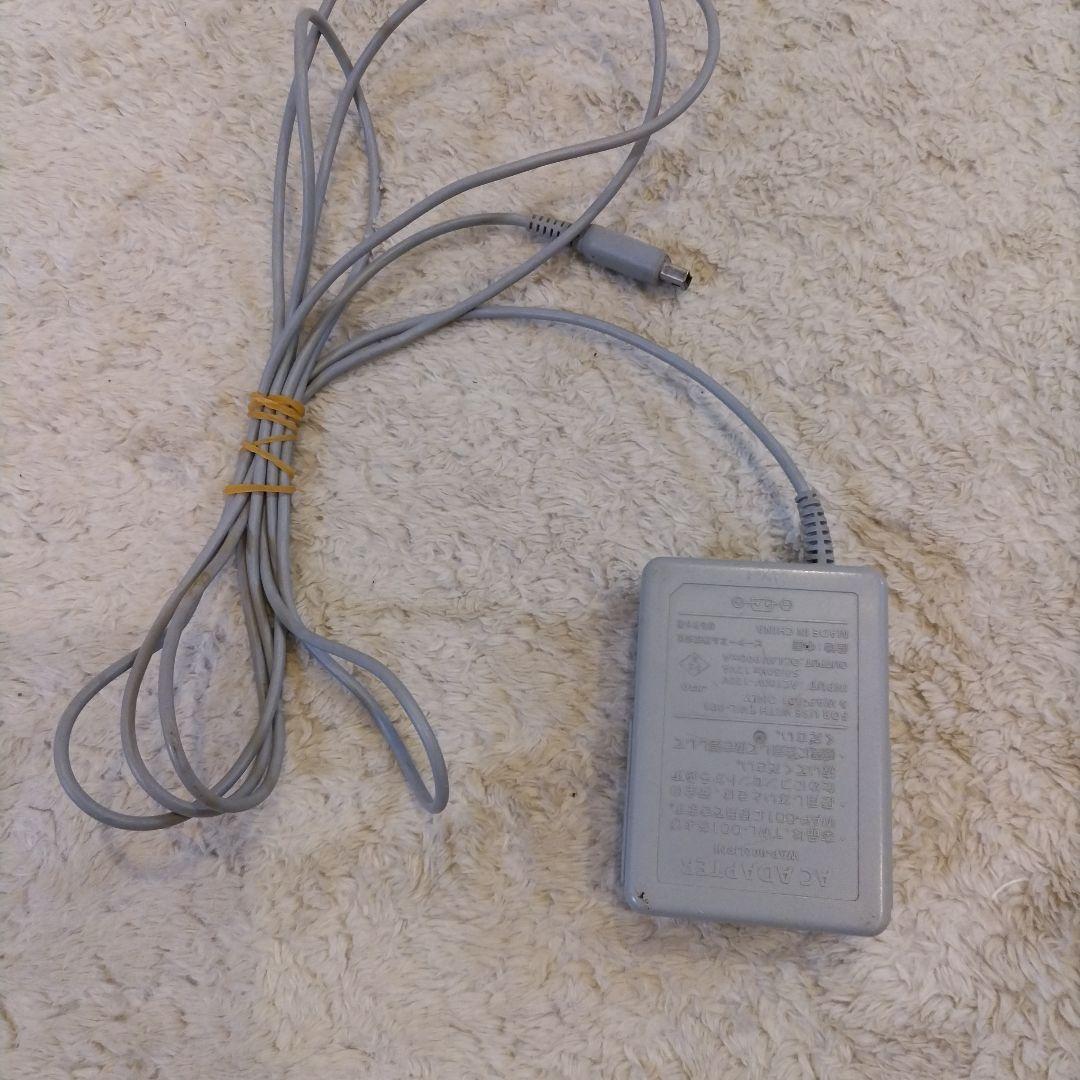 ニンテンドー3DS 本体＆充電器ホワイト　＆　ソフト2