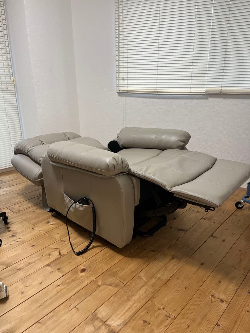 電動ラウンジチェア SHIFFON Jr （シフォンジュニア）　リクライニング