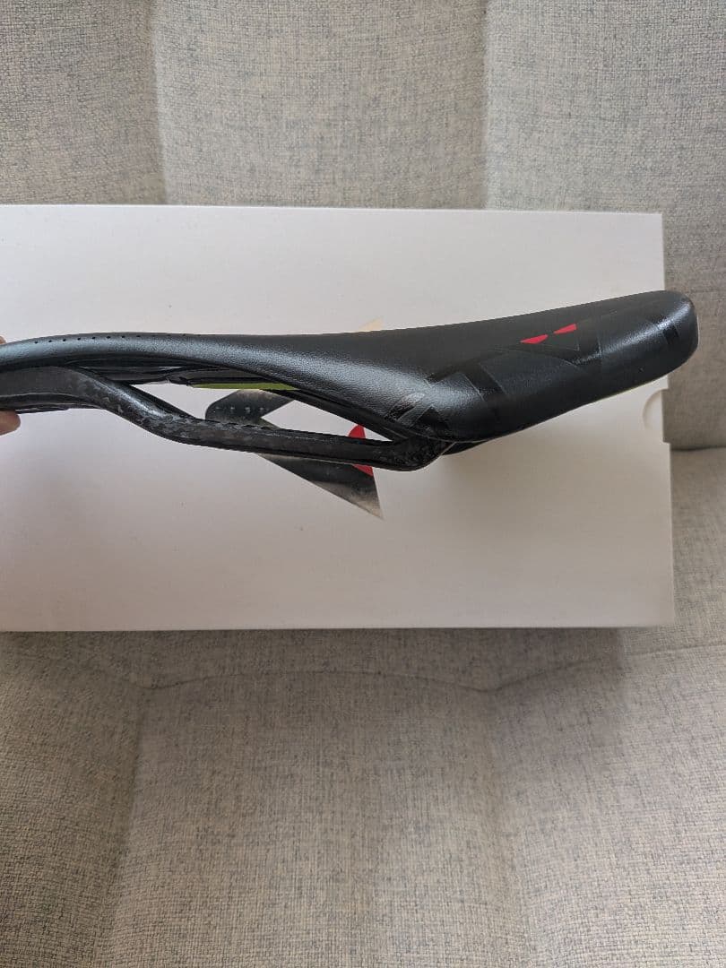 ASTVTE アスチュート STARLITE VT カーボンレールサドル