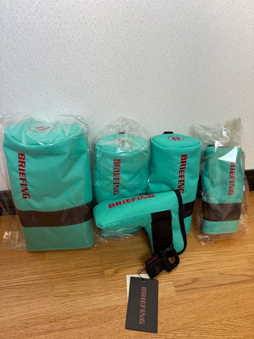 あ*様 BRIEFINGホリデーコレクション キャディバッグ ヘッドカバー ミン