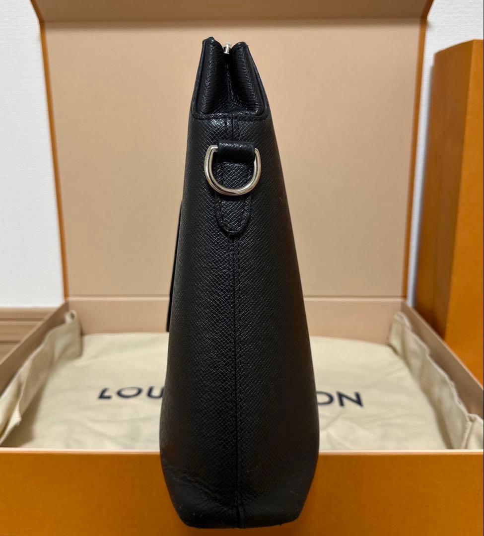 LOUIS VUITTON ルイヴィトン タイガ アントン ブリーフケース