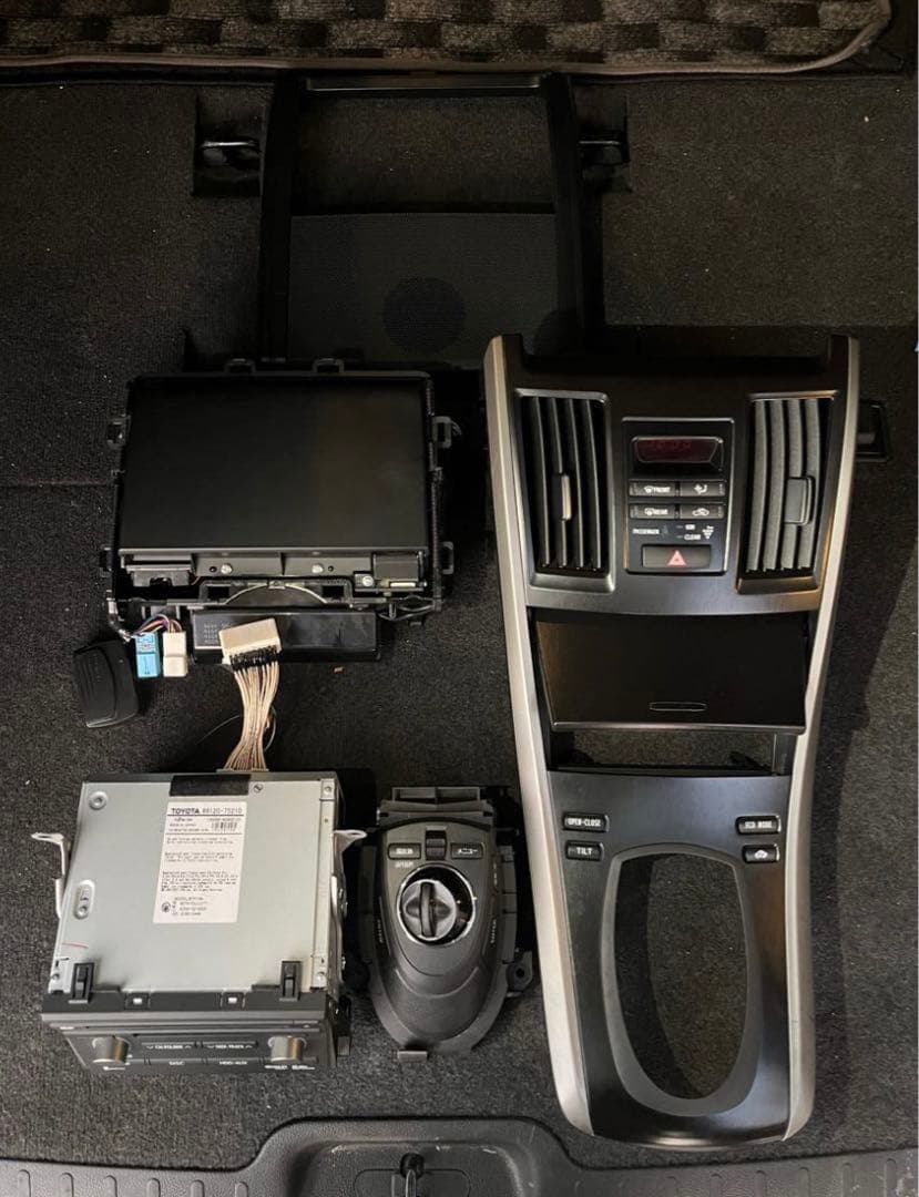 トヨタSAIカーナビ本体 エアコンパネル付き動作確認済み