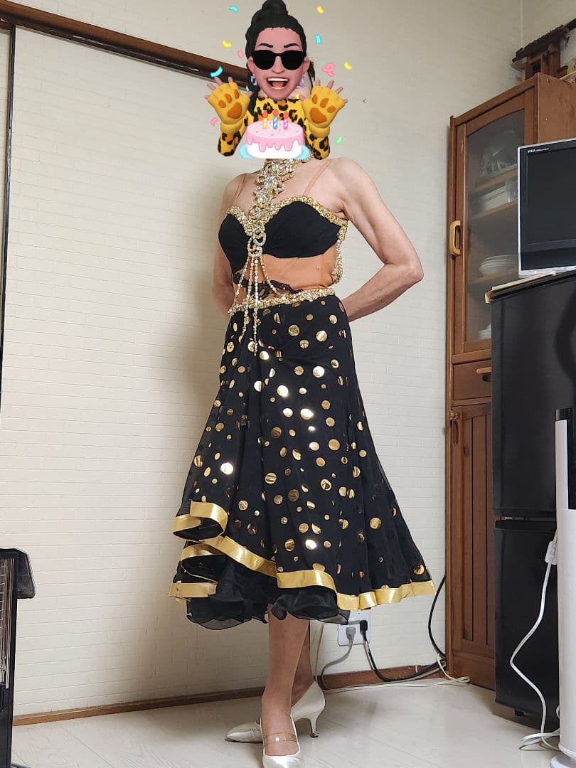 社交ダンス　スタンダード 黒と金　前上がり　アシンメトリー　小柄な方向け♬　M