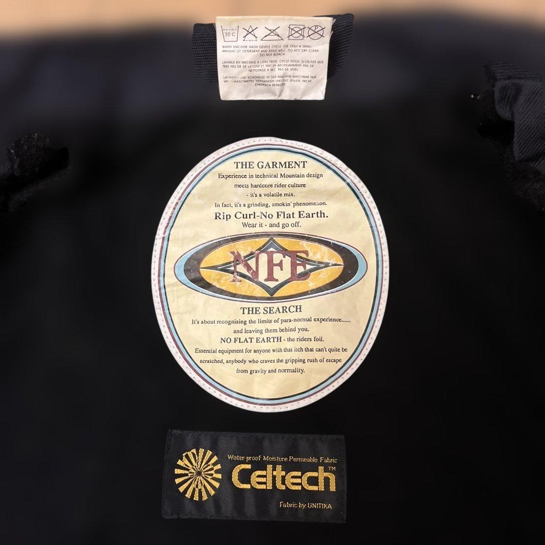 リップカール　スノーボードジャケットNFE XS ブラック　ベージュパンツ　L